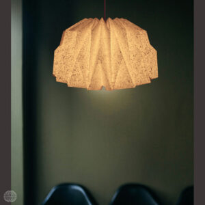 Lamp van zeewier gemaakt
