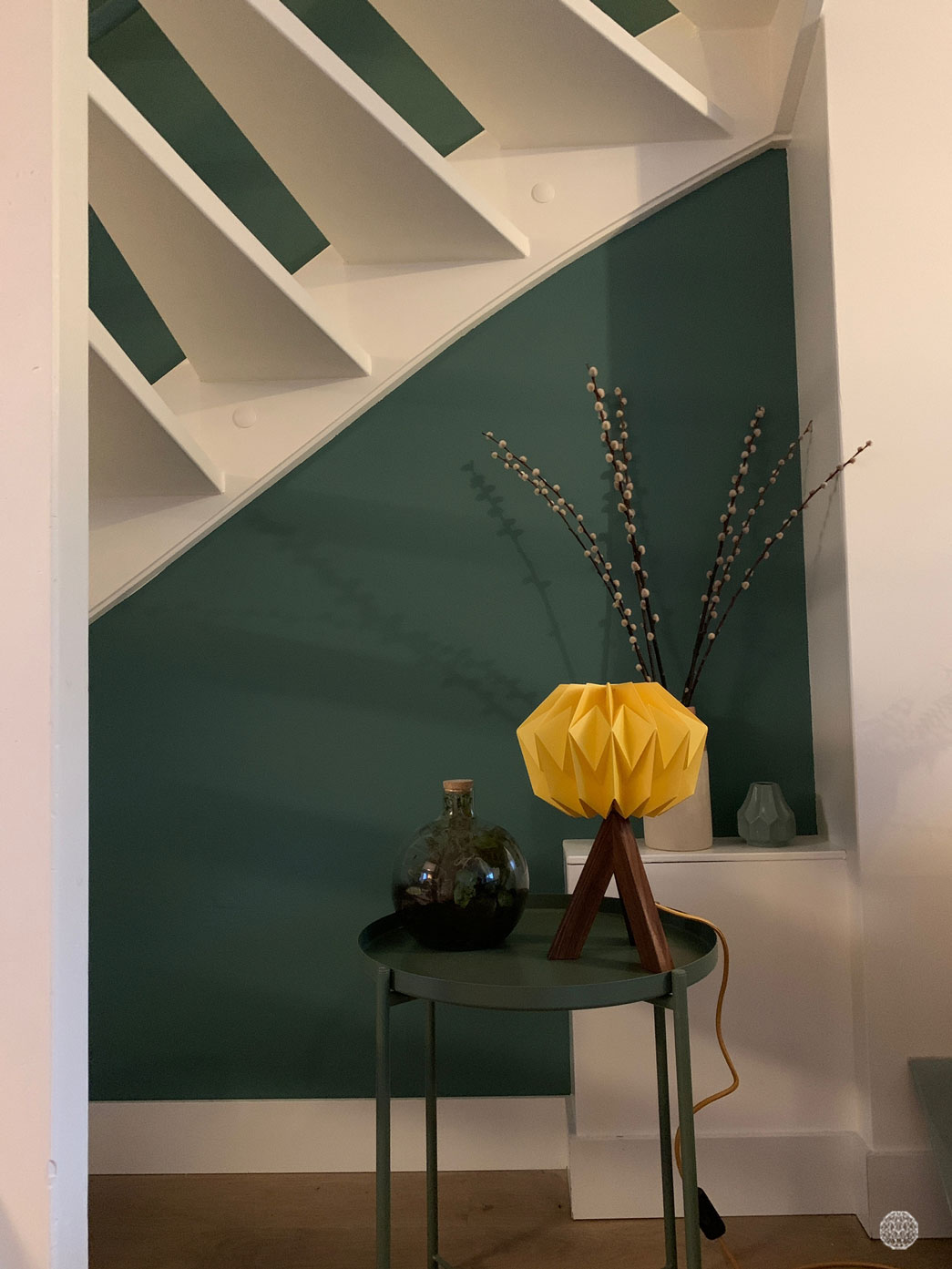 Idris Hoog geel op houten driepootje (kopie)